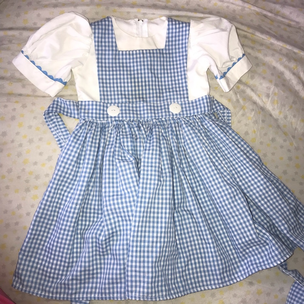 Dorothy costume
